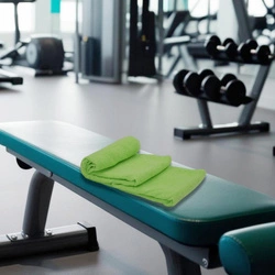 RĘCZNIK SZYBKOSCHNĄCY Z WORKIEM DO PRZECHOWYWANIA SPORTOWY 80X40CM DUNLOP ZIELONY