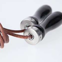 Skórzana skakanka SK43 HMS