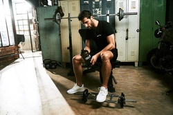 Gryf do tricepsów zatrzaskowy