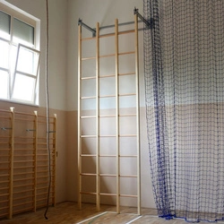 Krata gimnastyczna do przeplotów trójdzielna