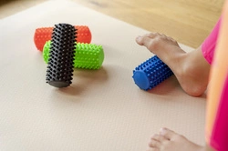 Wałek do masażu i rehabilitacji 15 cm Tullo czarny