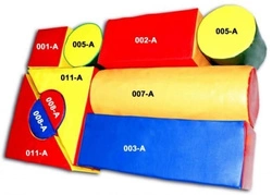 ZESTAW KSZTAŁTEK ADAŚ 10 szt - 30